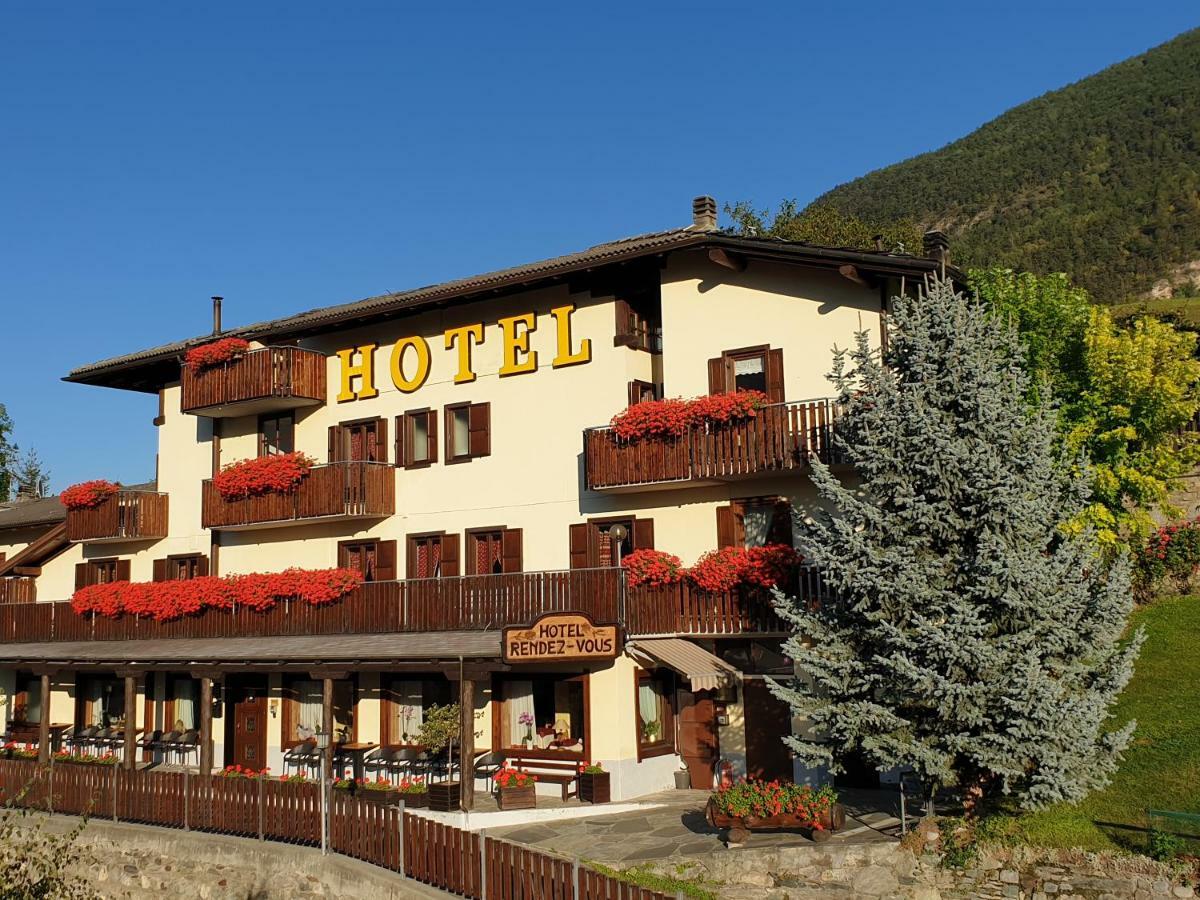 Hotel Rendez-Vous - Aymavilles Екстер'єр фото